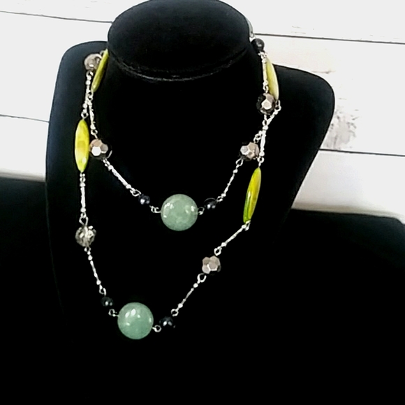 Green Aventurine & Shell Necklace - Picture 4 of 11
